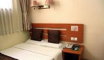Tiandi Renhe Hotel Jinan Bagian luar foto
